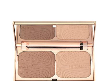 Charlotte Tilbury - FILMSTAR BRONZE & GLOW - LIGHT TO MEDIUM Online now